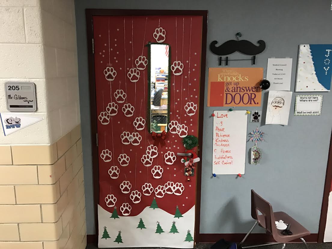 PTO Student Council Christmas Door Decorations 13